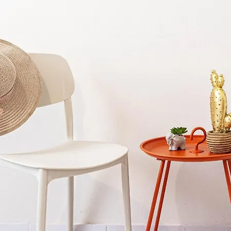 42 - & Access Apartment *