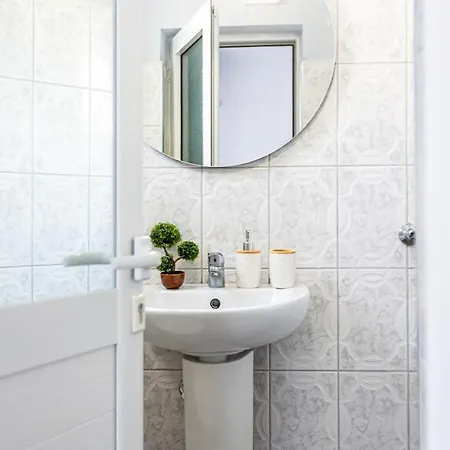 Apartment 42 - & Access